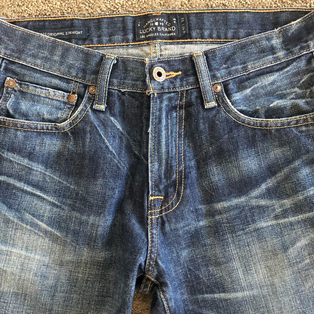 Lucky brand 221 original straight leg jeans. Excellent condition